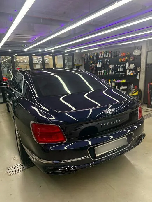 Bentley Flying Spur — фото 8