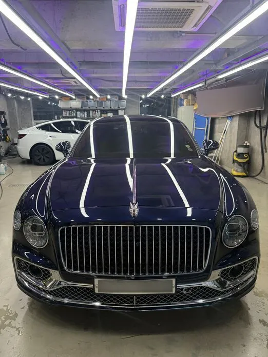 Bentley Flying Spur — фото 9