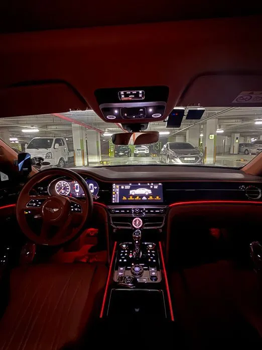 Bentley Flying Spur — фото 2