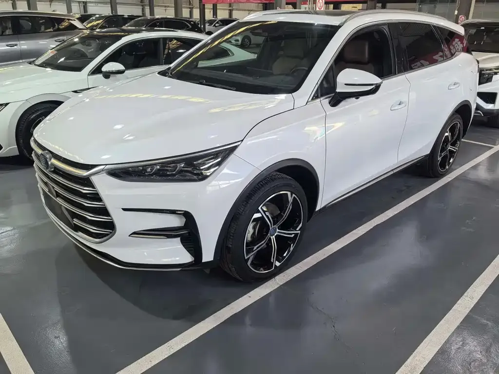 BYD Tang New Energy — фото 1