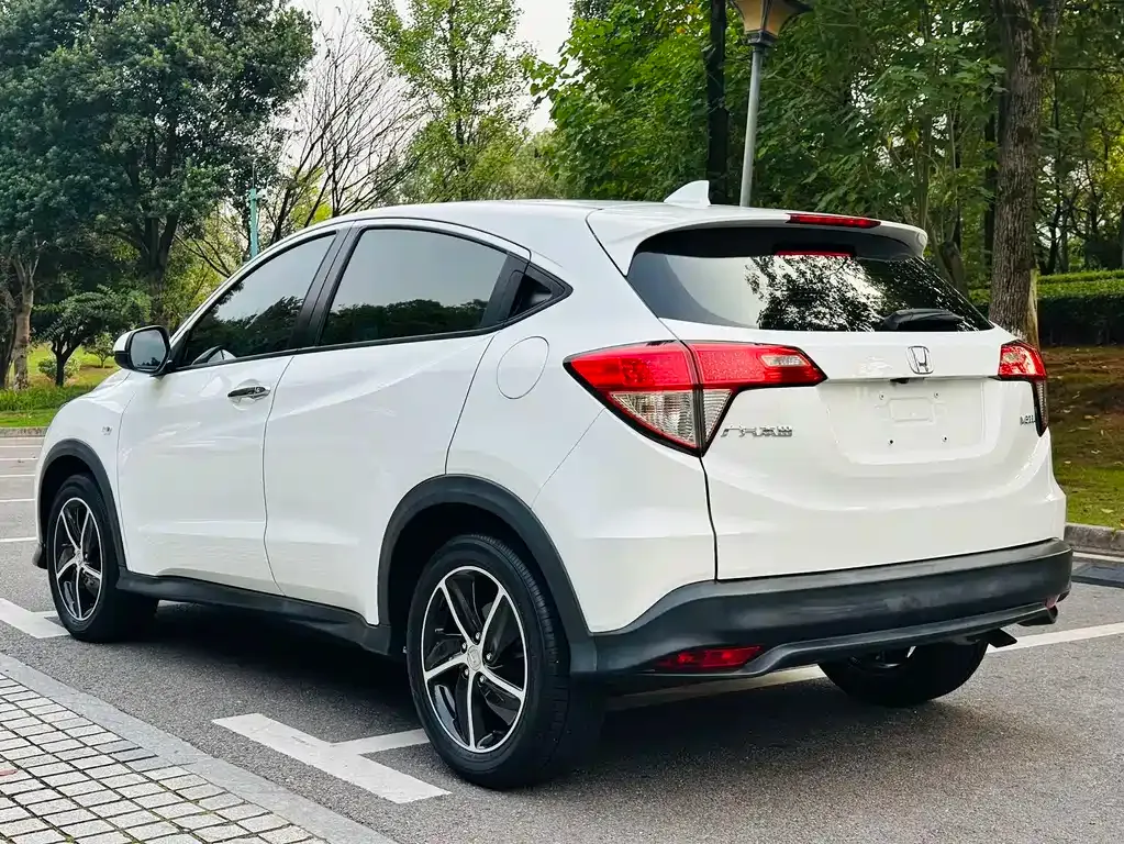 Honda Vezel — фото 10