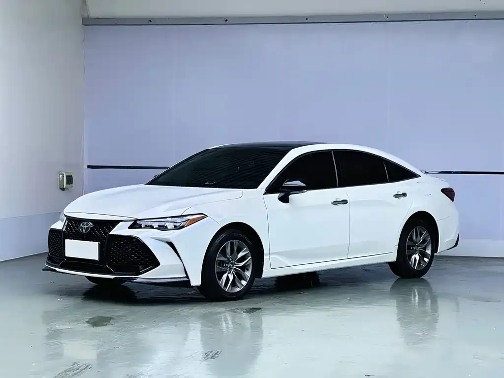 Toyota Avalon — фото 1