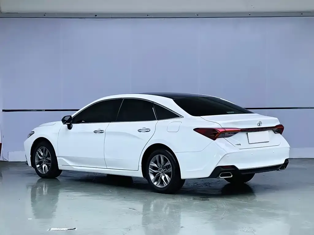 Toyota Avalon — фото 4