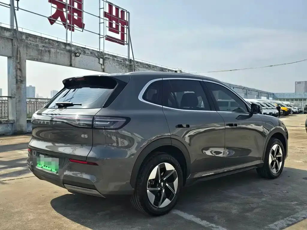 Geely Galaxy E5 — фото 10
