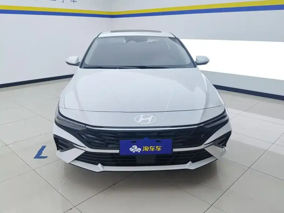 Hyundai Elantra — фото 5