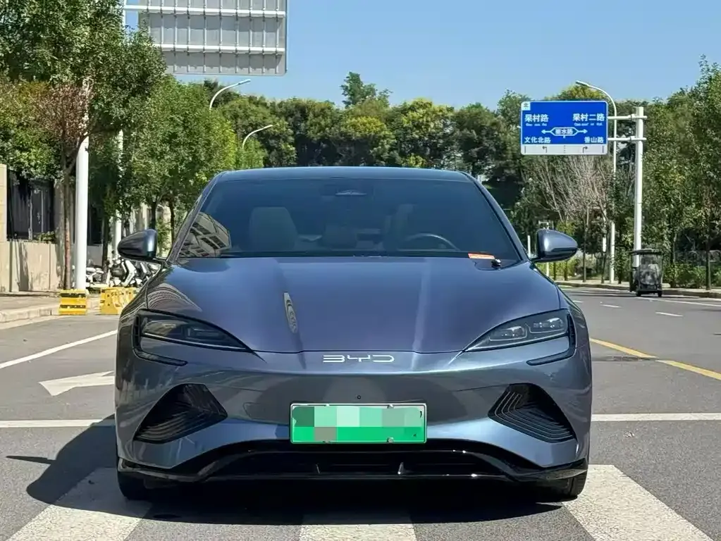 BYD Seal — фото 8
