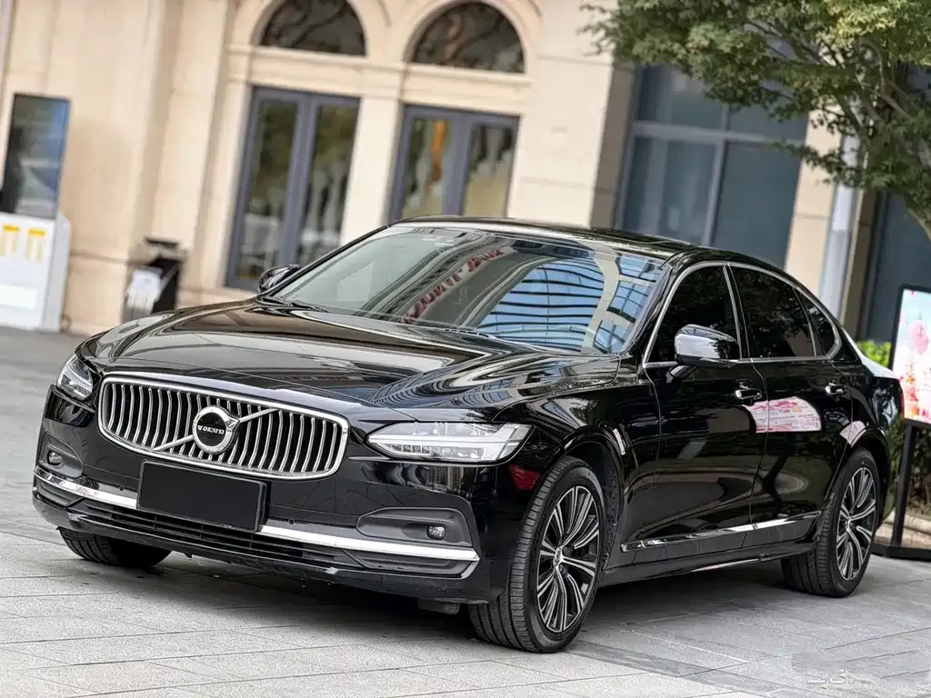 Volvo S90 — фото 1
