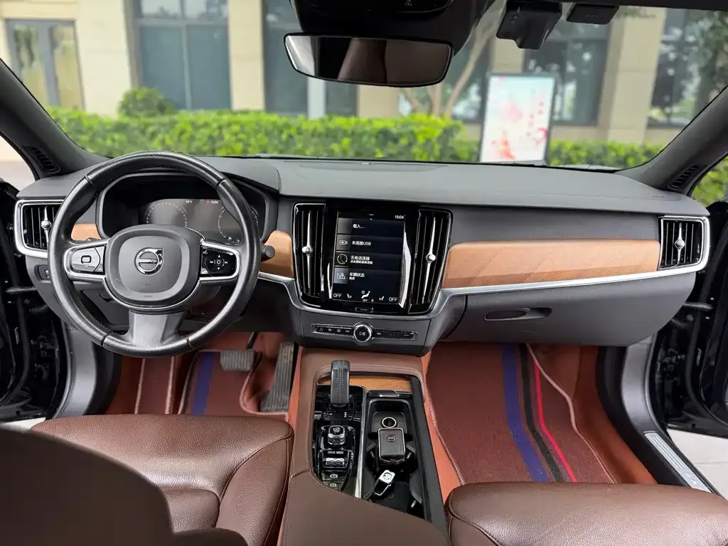 Volvo S90 — фото 10