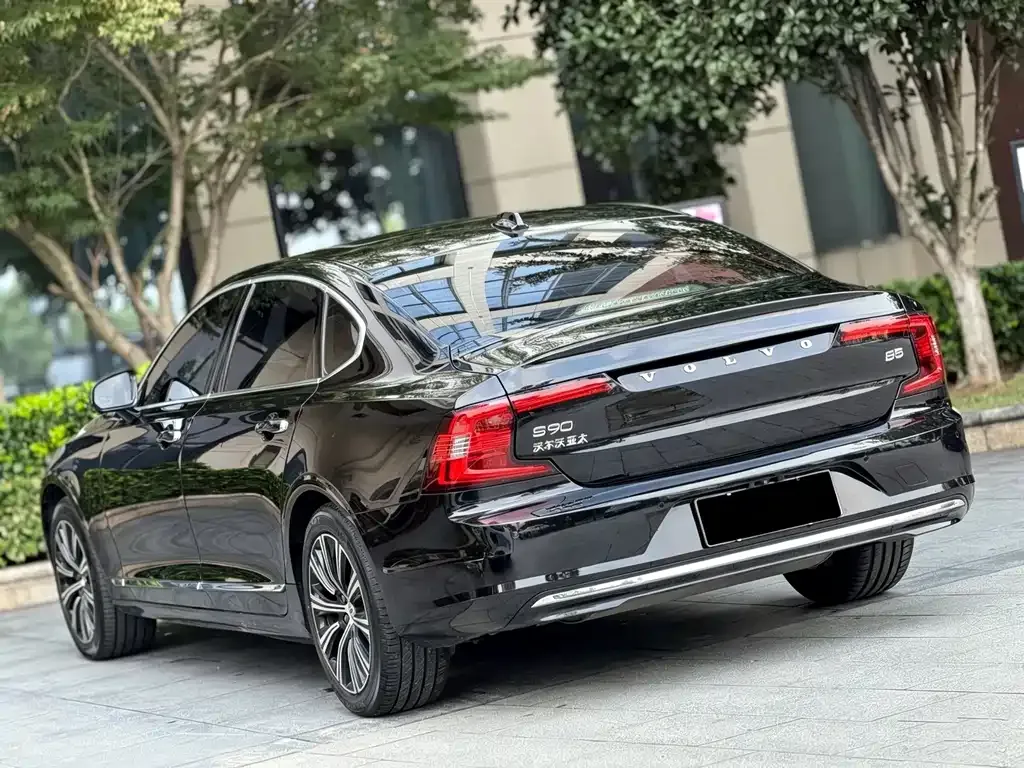 Volvo S90 — фото 4