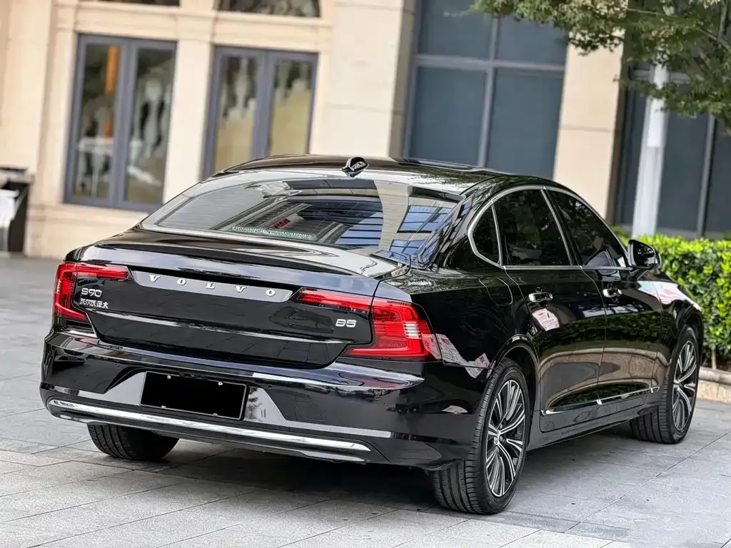 Volvo S90 — фото 9