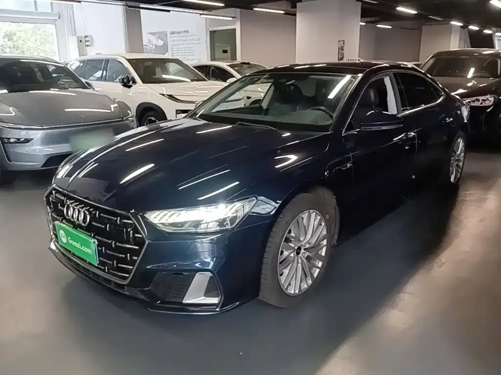 Audi A7L — фото 1