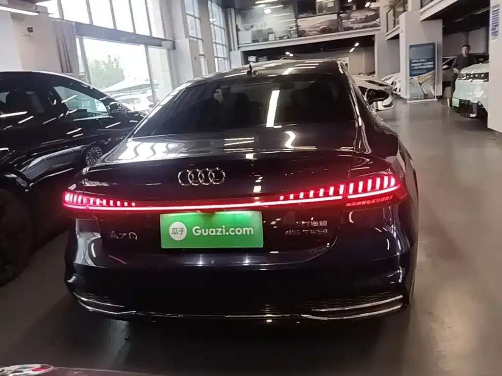 Audi A7L — фото 2