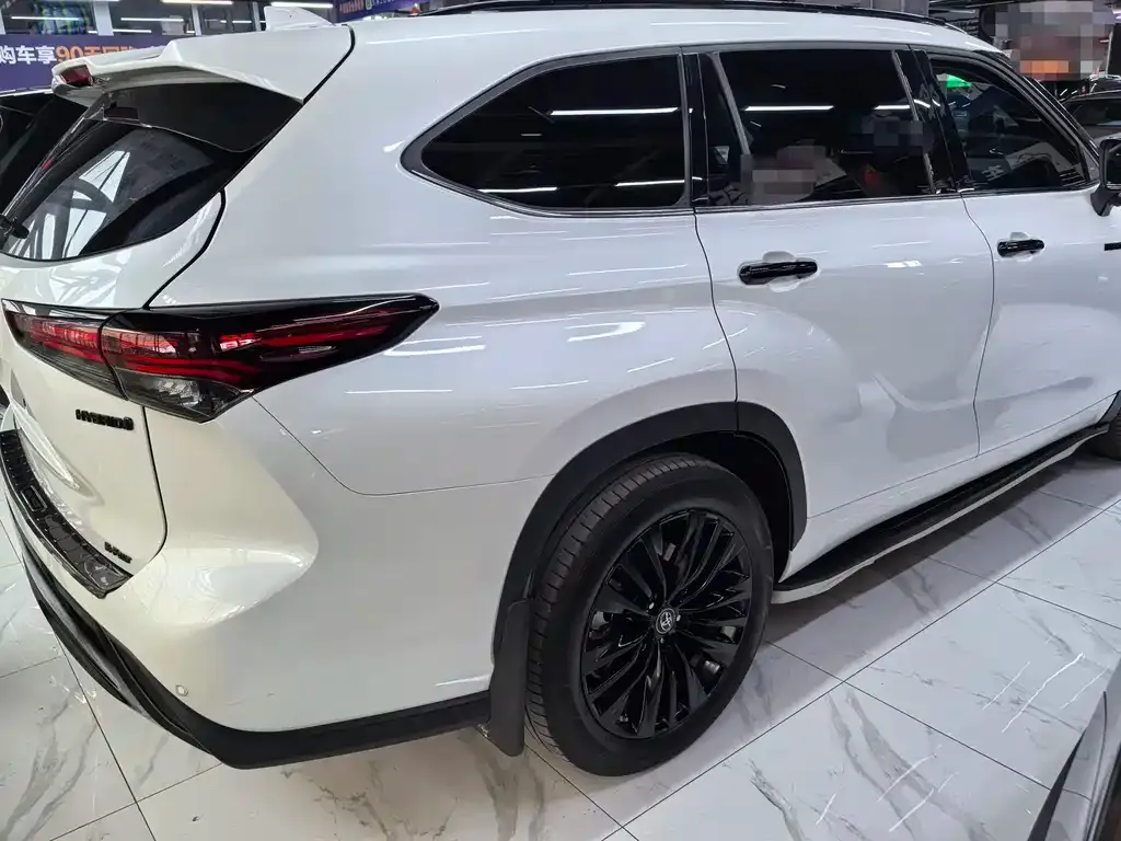 Toyota Highlander — фото 2
