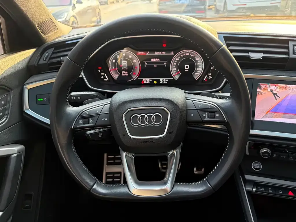 Audi Q3 — фото 5