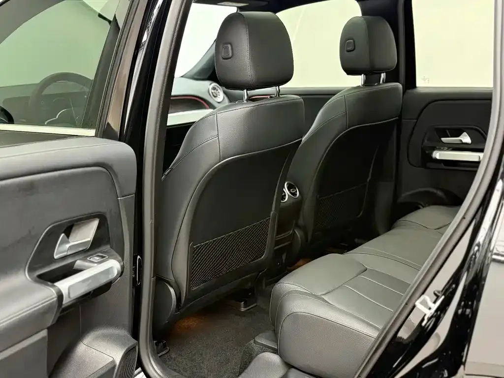 Mercedes-Benz EQB — фото 10