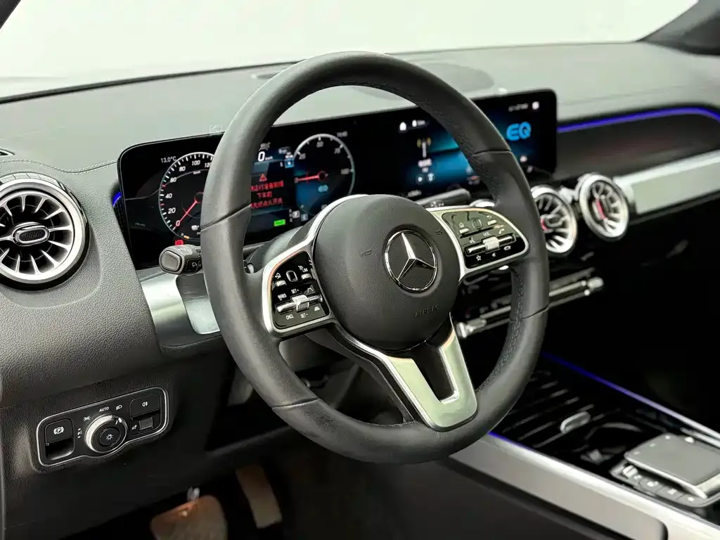 Mercedes-Benz EQB — фото 9