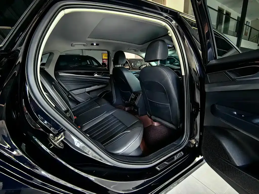 Volkswagen Passat — фото 9