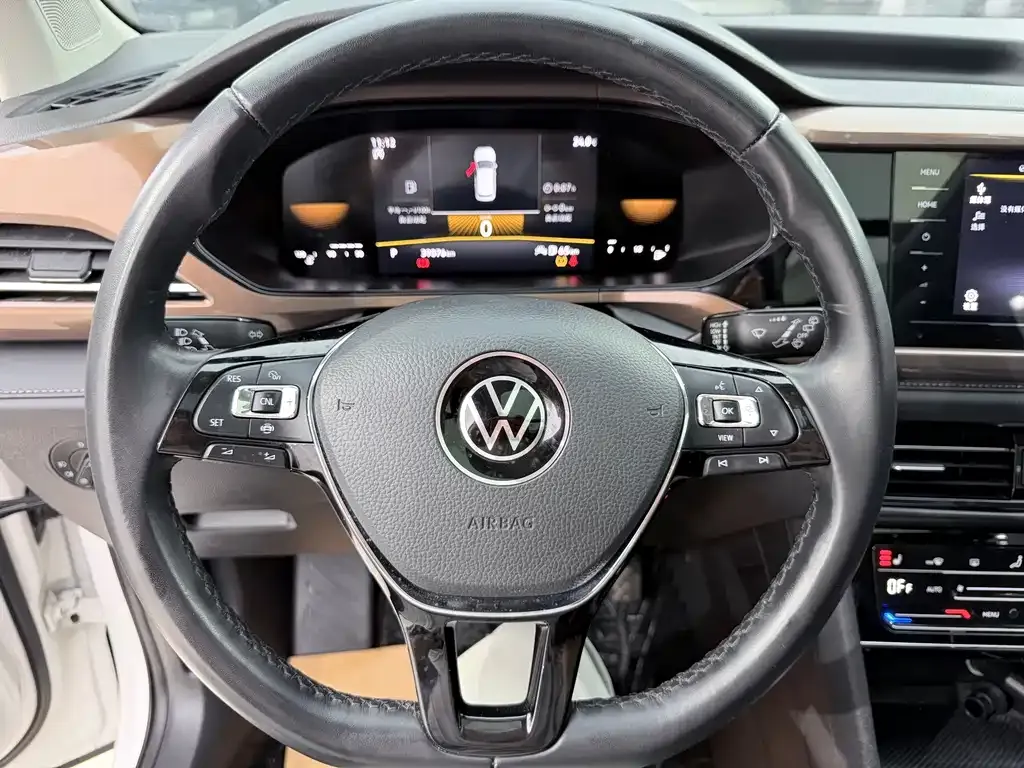 Volkswagen Tharu — фото 3