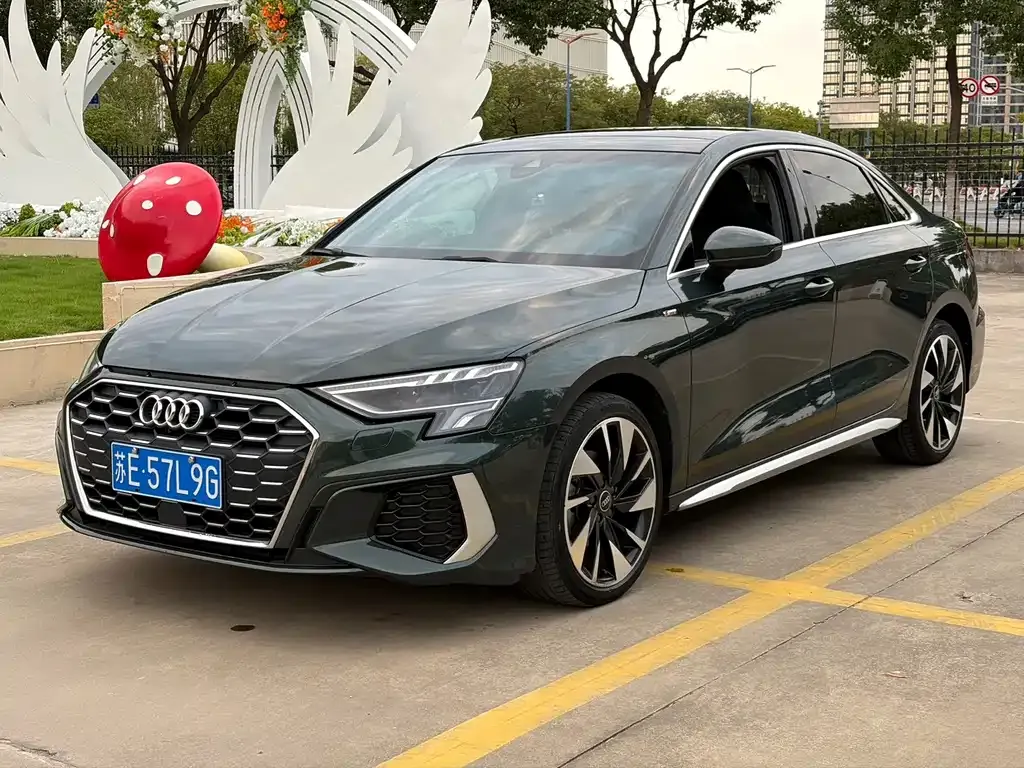 Audi A3 — фото 1