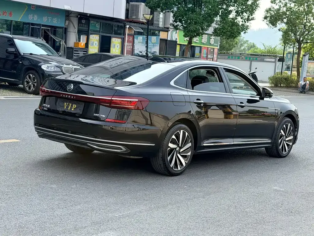 Volkswagen Passat — фото 5