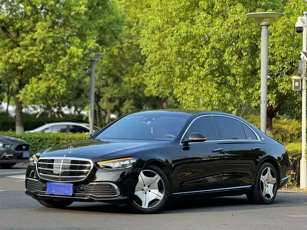 Mercedes-Benz S-Class — фото 1