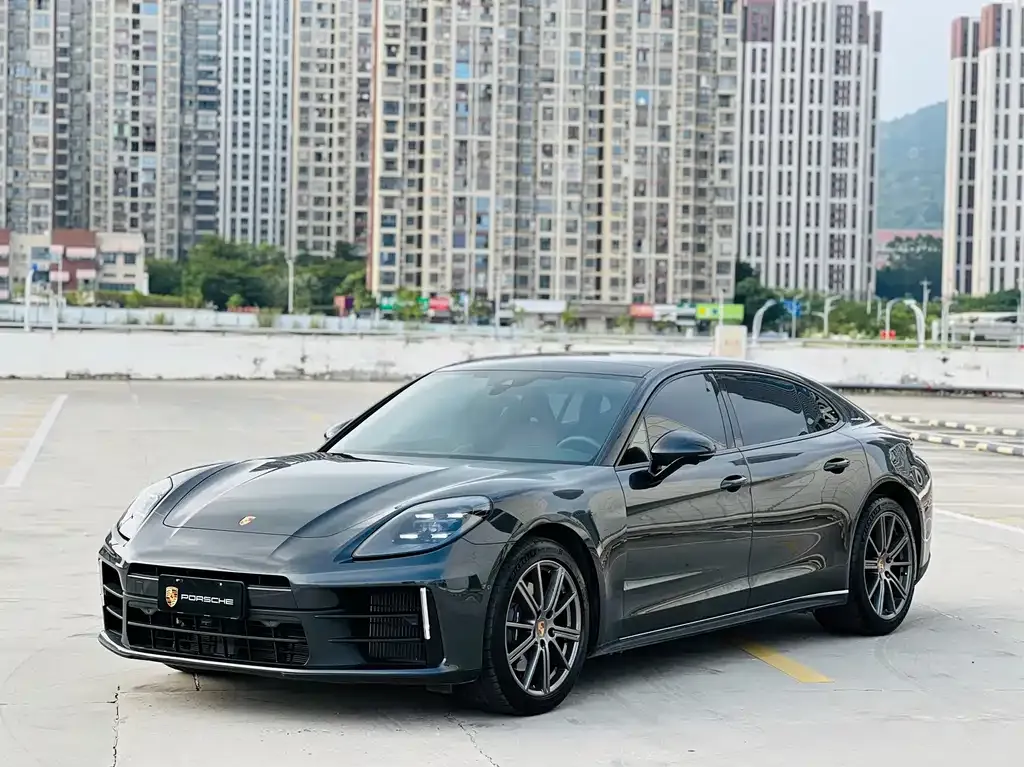 Porsche Panamera — фото 1