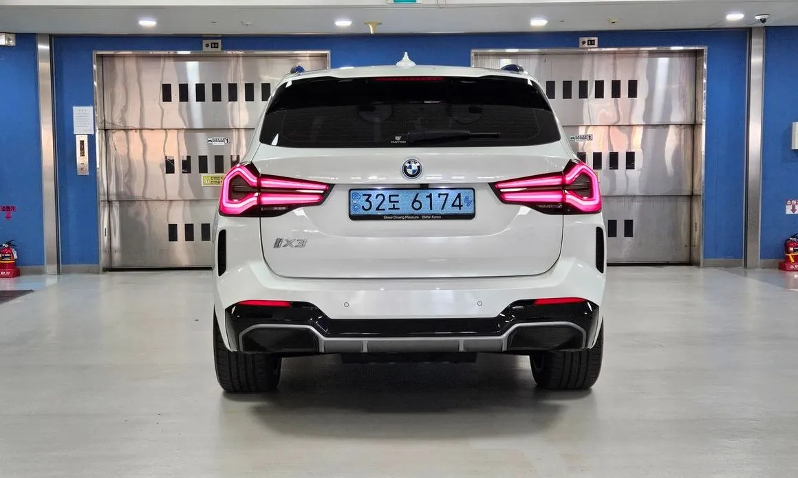 BMW iX3 — фото 4