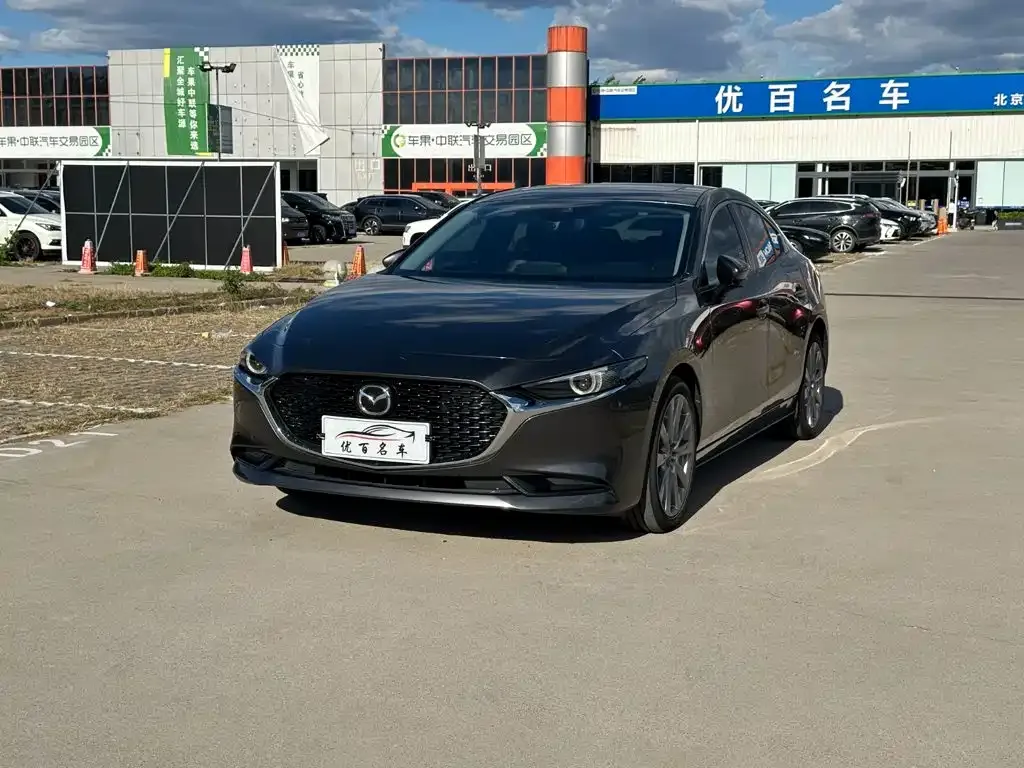 Mazda 3 Axela — фото 1