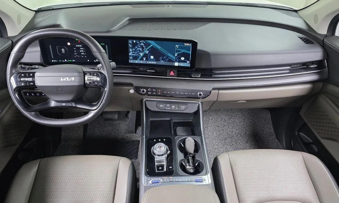 Kia Carnival — фото 10
