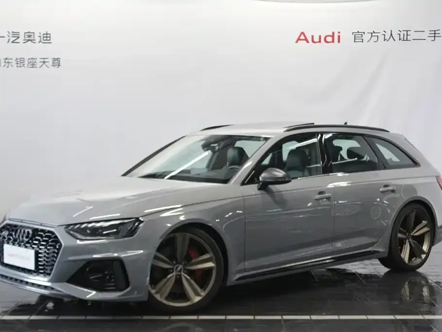 Audi RS 4 — фото 1