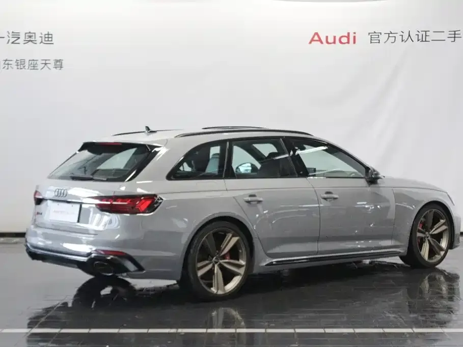 Audi RS 4 — фото 9