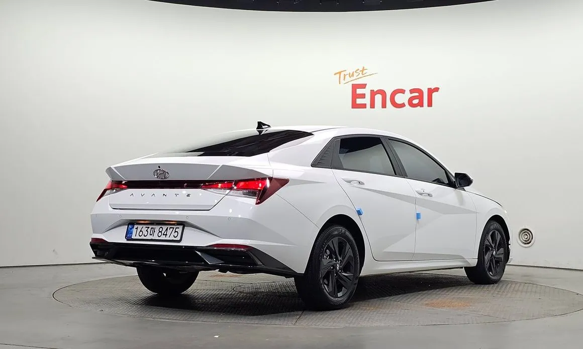 Hyundai AVANTE — фото 3