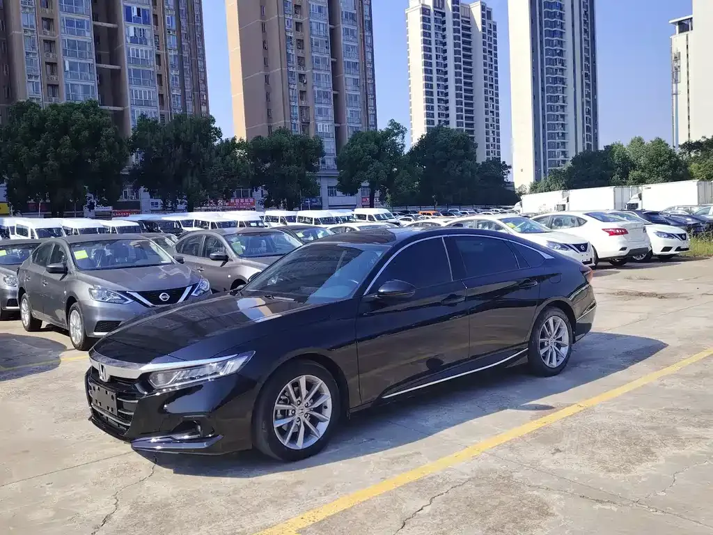 Honda Accord — фото 1