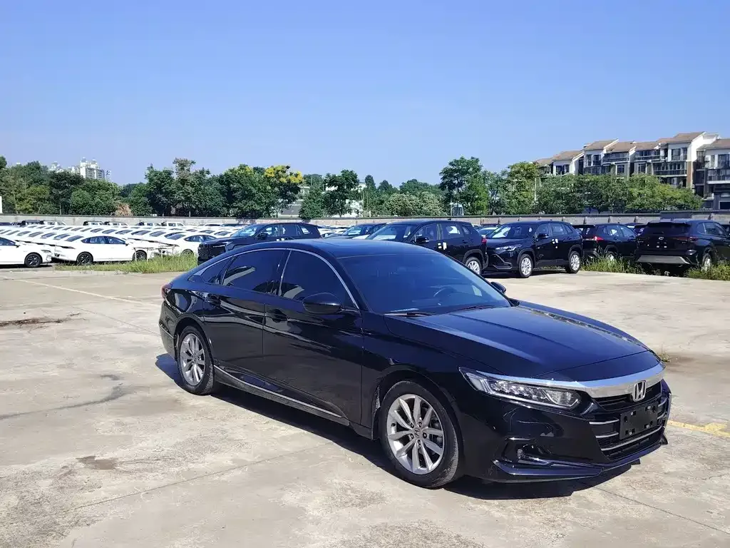 Honda Accord — фото 8