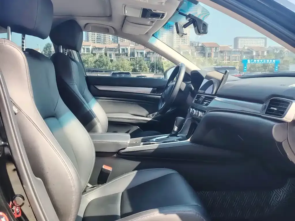 Honda Accord — фото 2