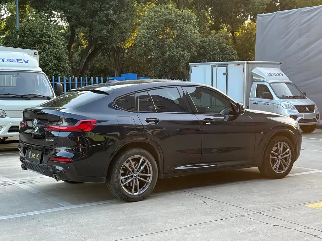 BMW X4 — фото 8