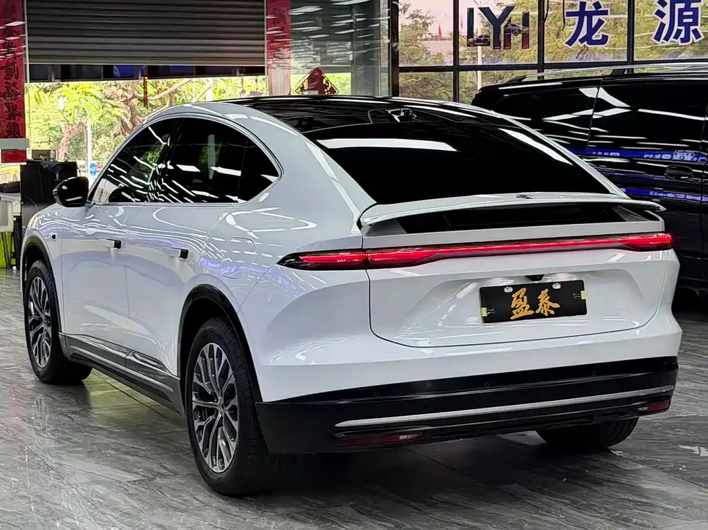 NIO EC6 — фото 10