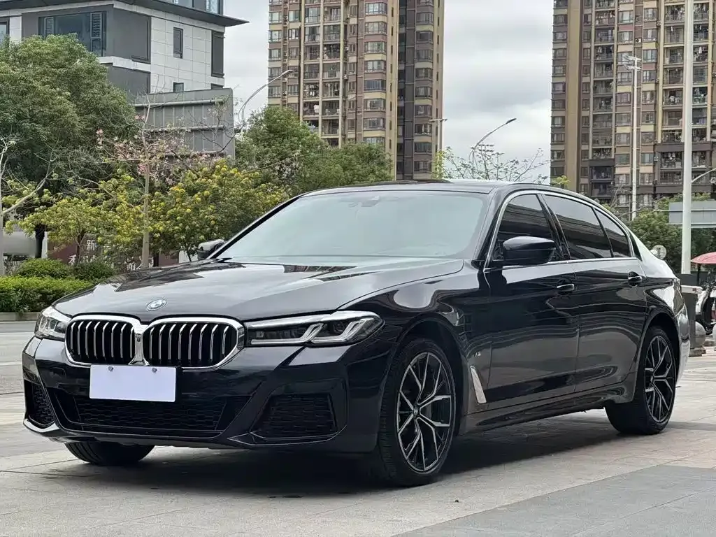 BMW 5 Series — фото 10