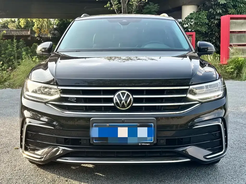 Volkswagen Tiguan L — фото 5