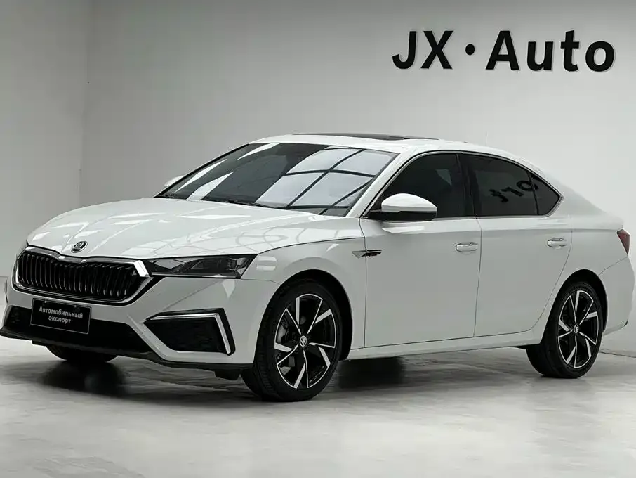 Skoda Octavia — фото 1