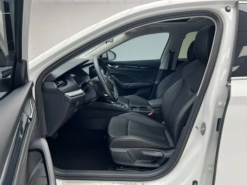 Skoda Octavia — фото 5