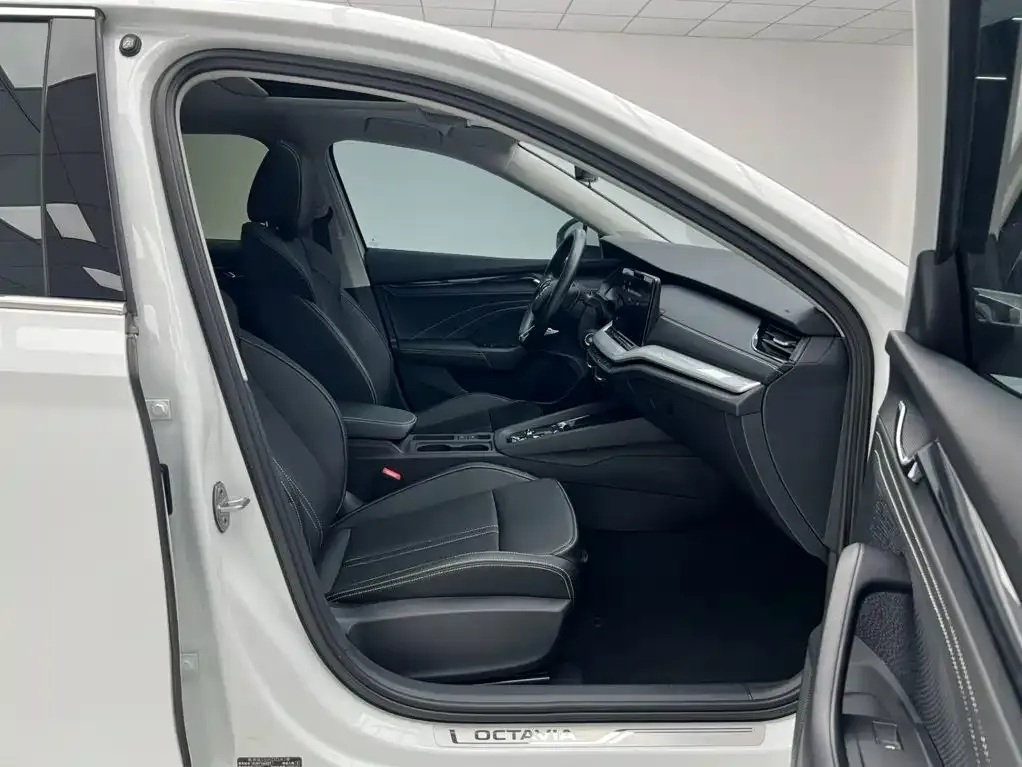 Skoda Octavia — фото 4
