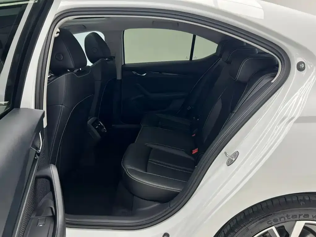 Skoda Octavia — фото 8