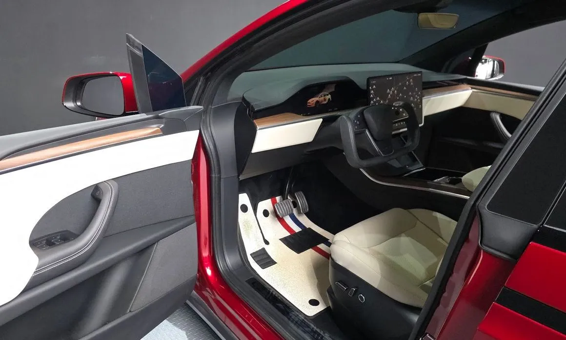 Tesla Model X — фото 8