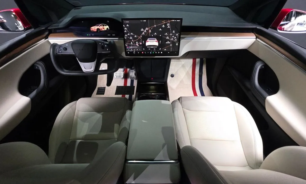 Tesla Model X — фото 7