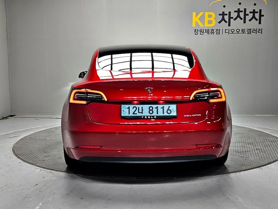 Tesla Model 3 — фото 2