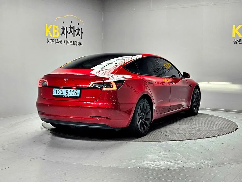 Tesla Model 3 — фото 4