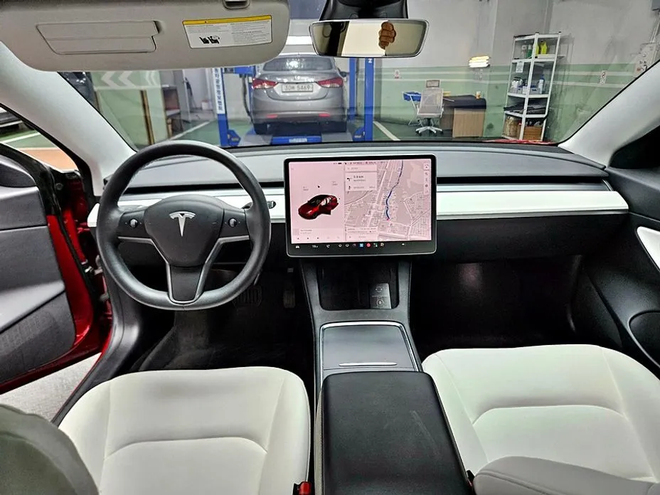 Tesla Model 3 — фото 6