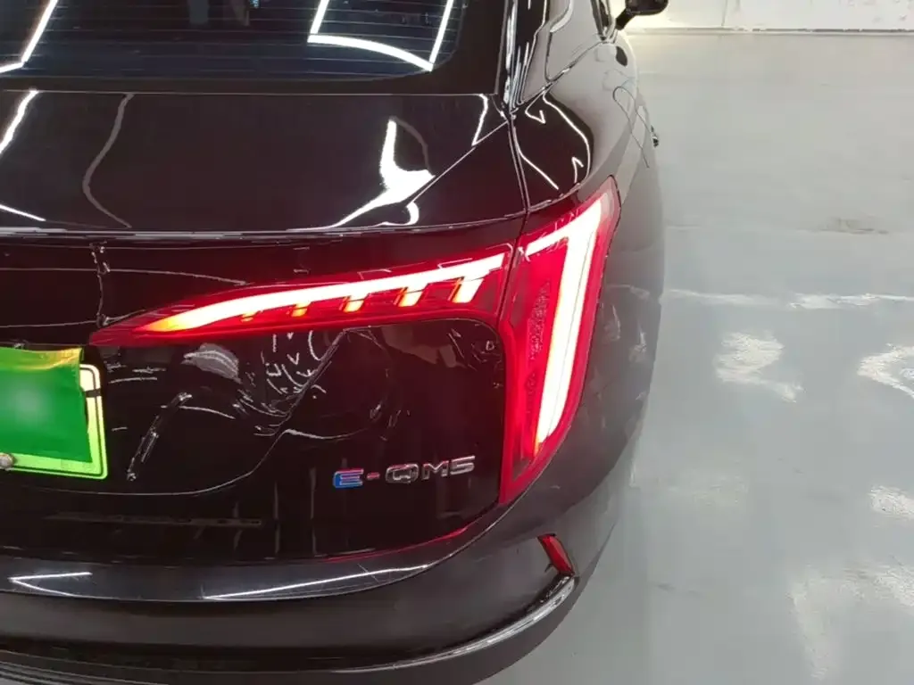 Hongqi E-QM5 — фото 2