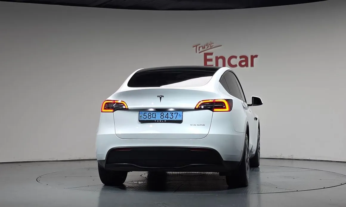 Tesla Model Y — фото 4